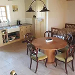 Chateau Le Tour - D'hotes Bed and breakfast
