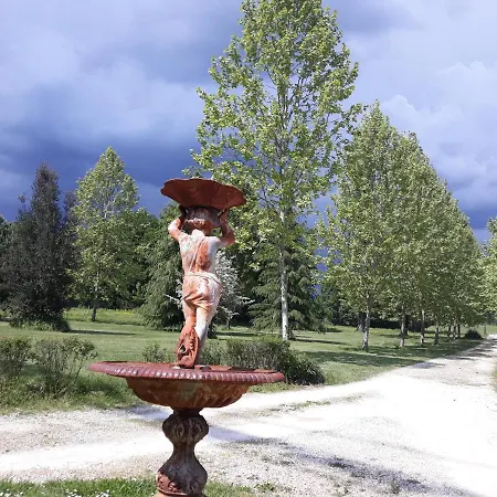 Chateau Le Tour - D'hotes Oda ve Kahvaltı 3*