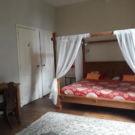 Chateau Le Tour - D'hotes Oda ve Kahvaltı