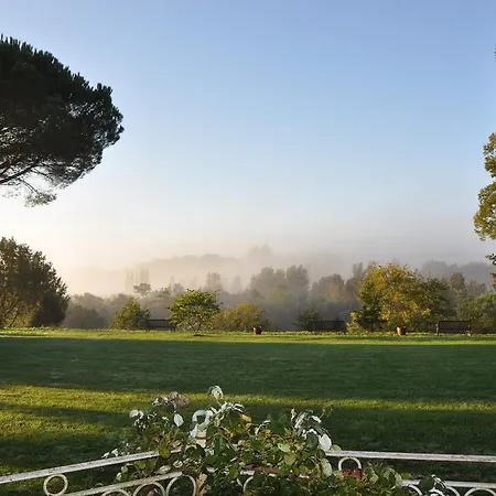 Chateau Le Tour - D'hotes 3* Faux (Dordogne)