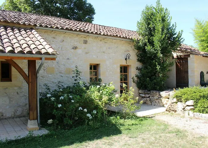 Chateau Le Tour - D'hotes 3*